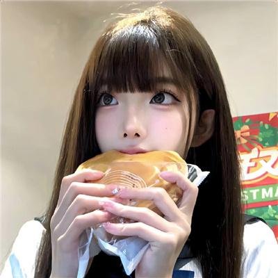 她很漂亮
